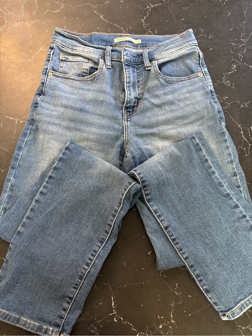 Levi’s High Rise Straight - Picture 2 of 2